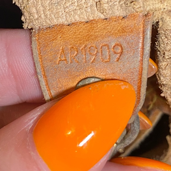 Authentic Vintage Louis Vuitton Bucket Bag - Picture 12 of 15